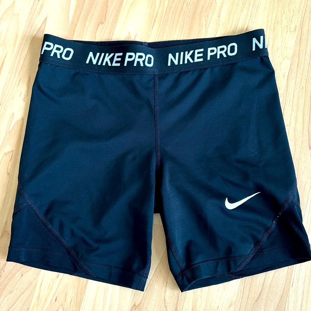 Nike Pro compressions shorts - girls